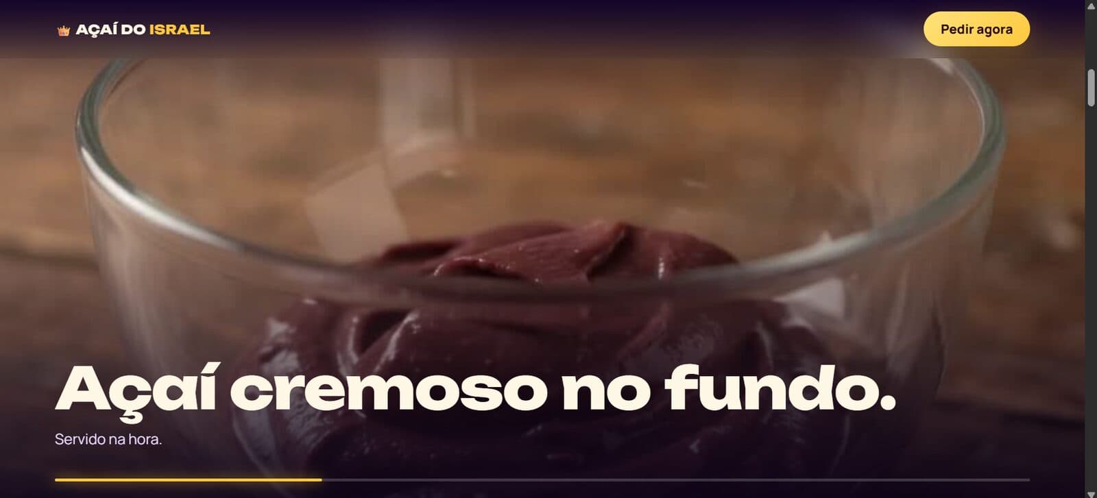 “Açaí cremoso no fundo”: a cena é montada quadro a quadro enquanto o visitante rola a página.
